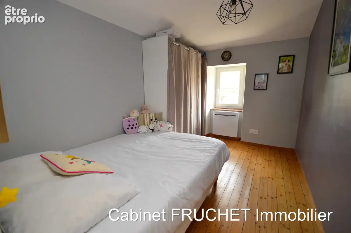 Charmante maison en pierre rénovée récemment avec 3 chambres et un jardin clos - photo 8