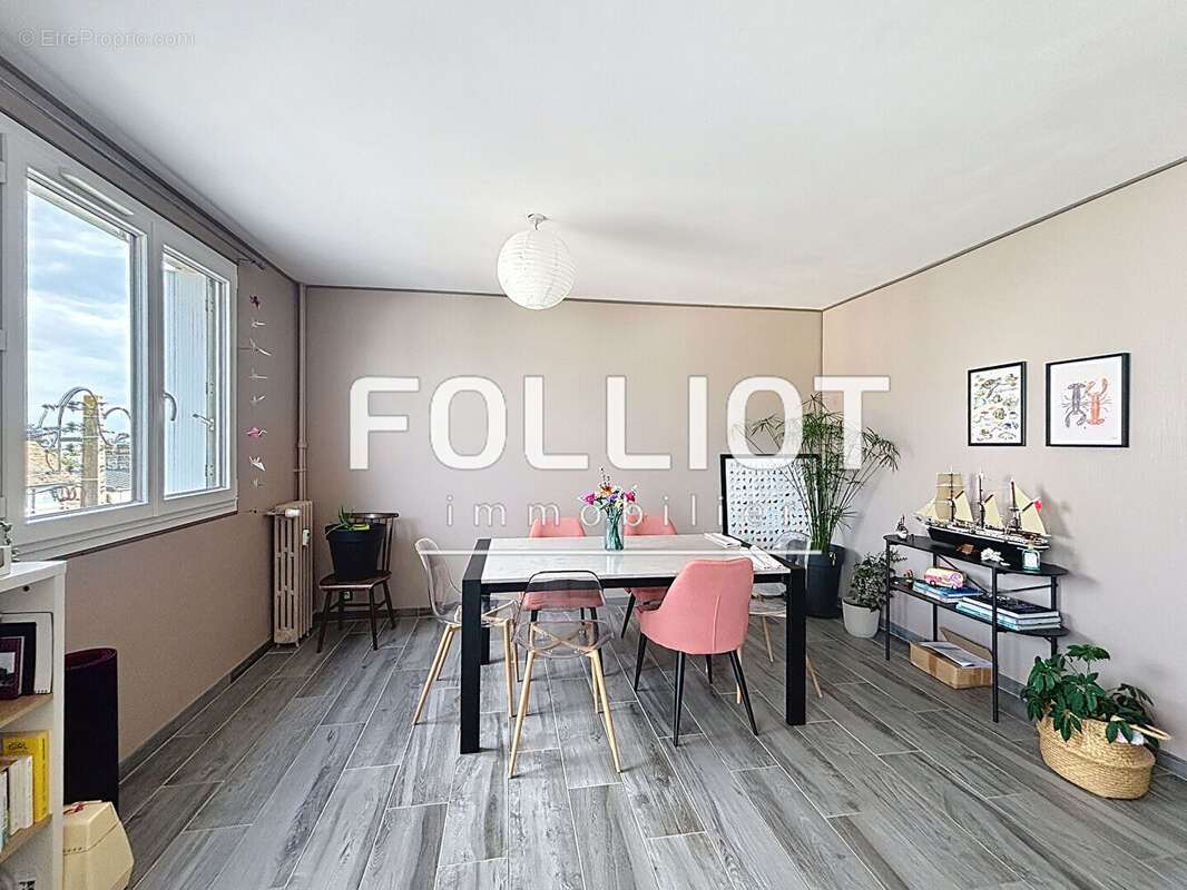 Appartement à COUTANCES