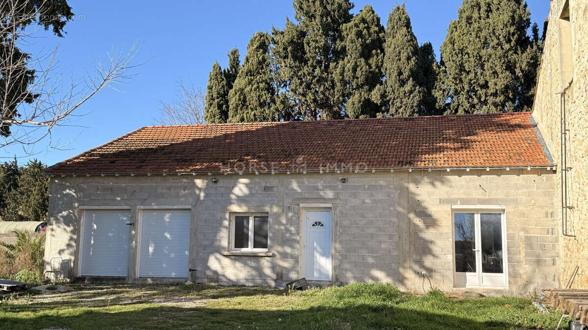 Maison à FONTVIEILLE