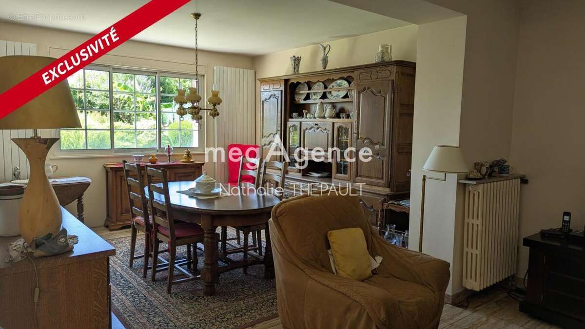 GUERNES (78520) – Élégante propriété familiale de 230 m² - photo 4