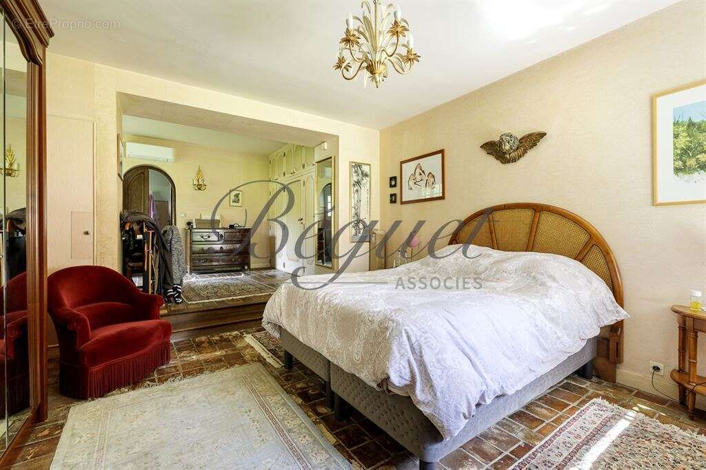 Maison à POIGNY-LA-FORET