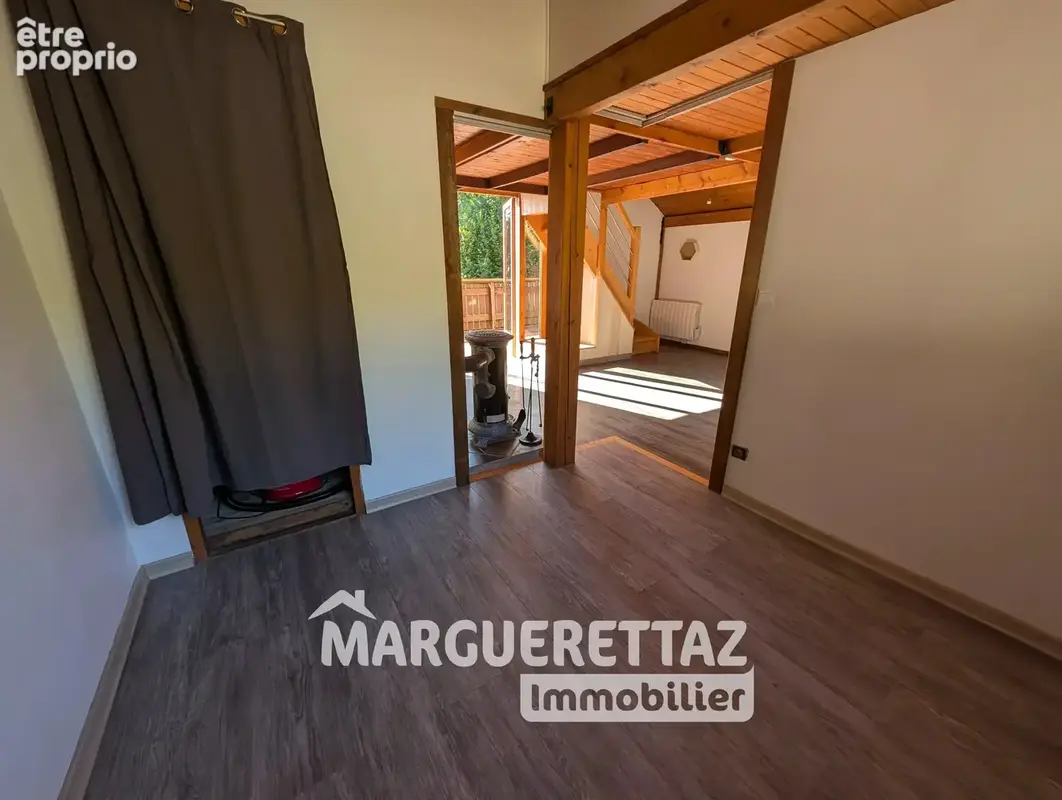 Chalet à usage d'habitation à ONNION - photo 14