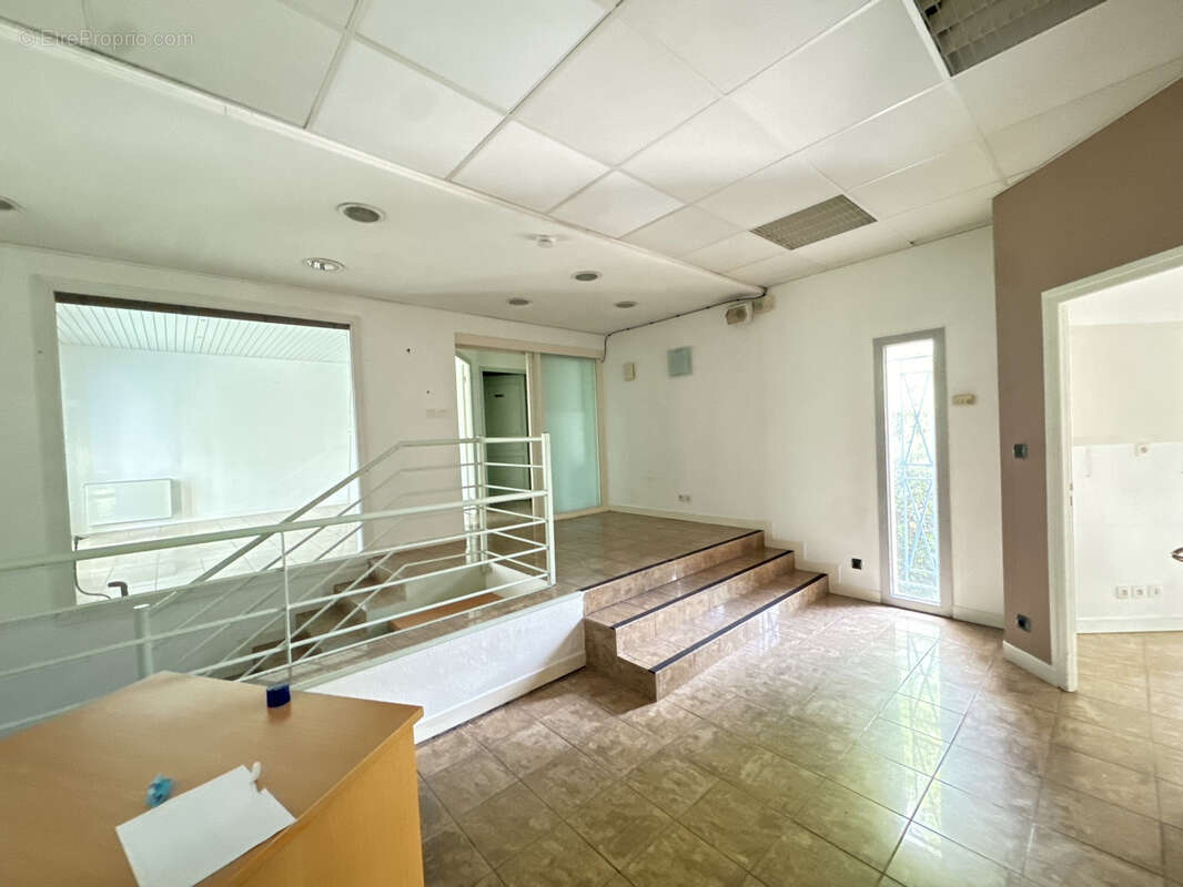 Local professionnel de 166 m2 au centre ville de colomiers 31770 - photo 4