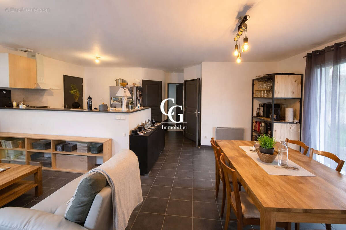 Maison à ROCHESERVIERE