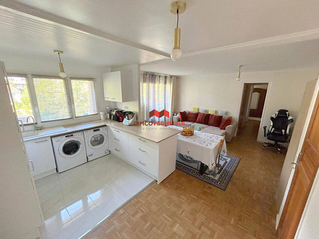 Appartement à LA CELLE-SAINT-CLOUD