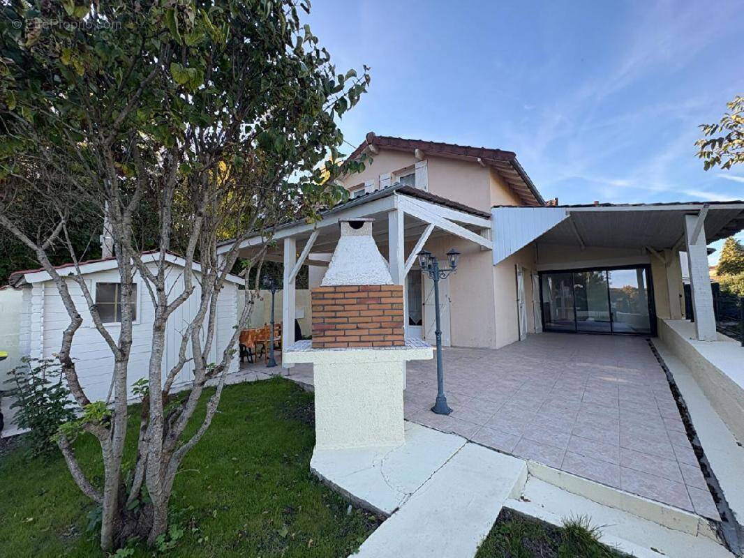 Maison à AIXE-SUR-VIENNE