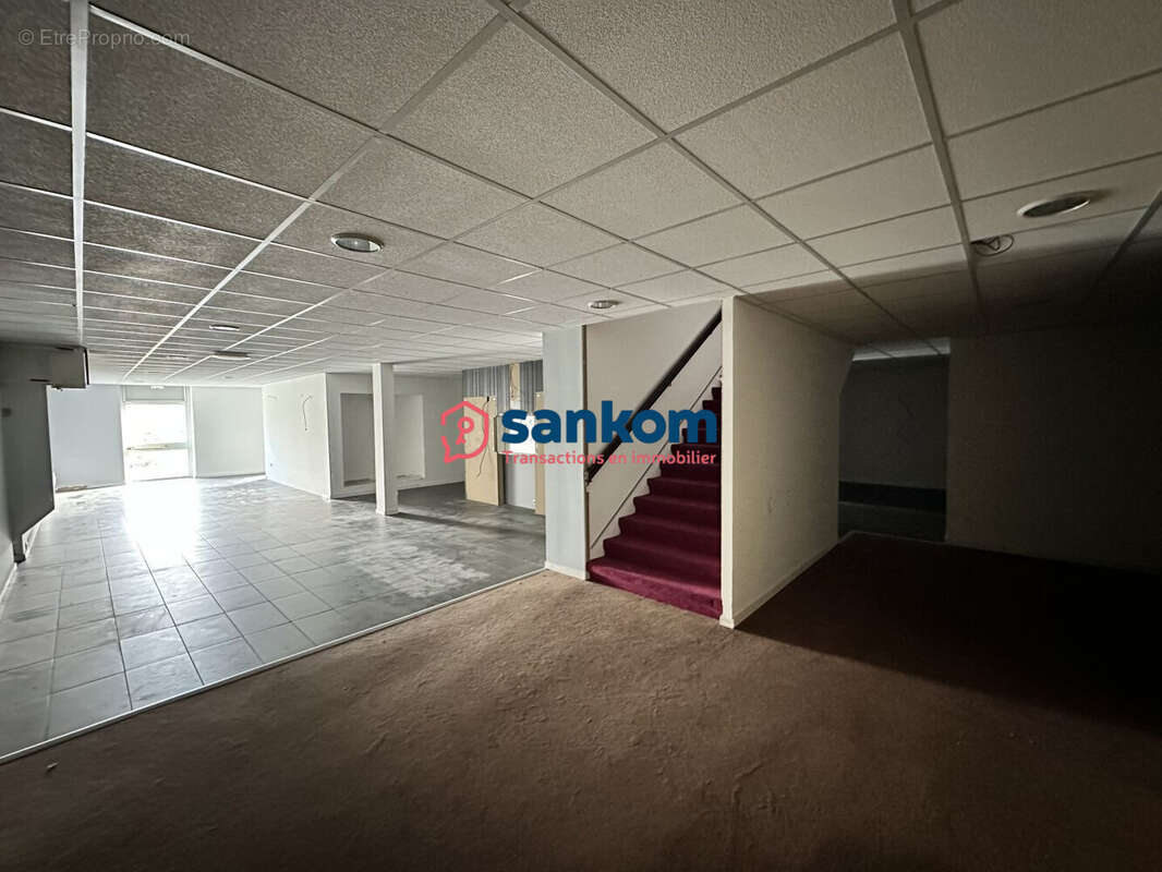 Commerce 2480 m² à Solignac-Sur-Loire  - photo 8