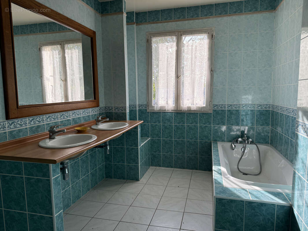 Maison à CHAMPIGNELLES