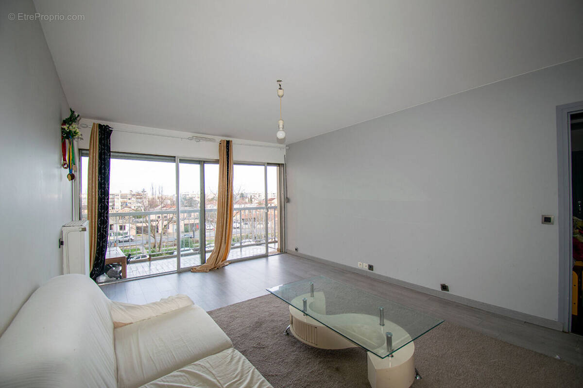 Appartement à BRON