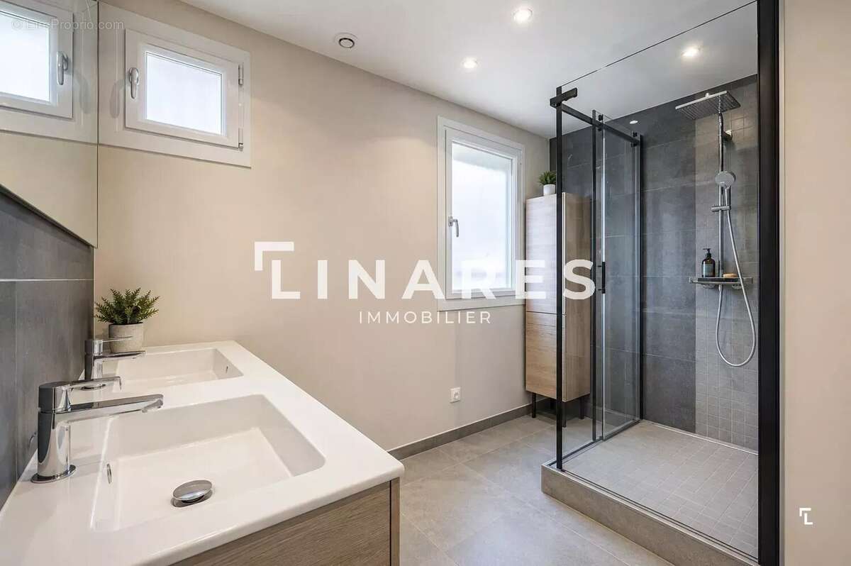 LA DOUCEUR - Villa T5 de 137m² - Piscine - Garage de 20m² - Terrain de 498m² - 13011 PARC DES 7 COLLINES - photo 12