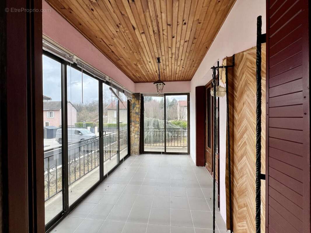 Maison à PONT-DE-CHERUY