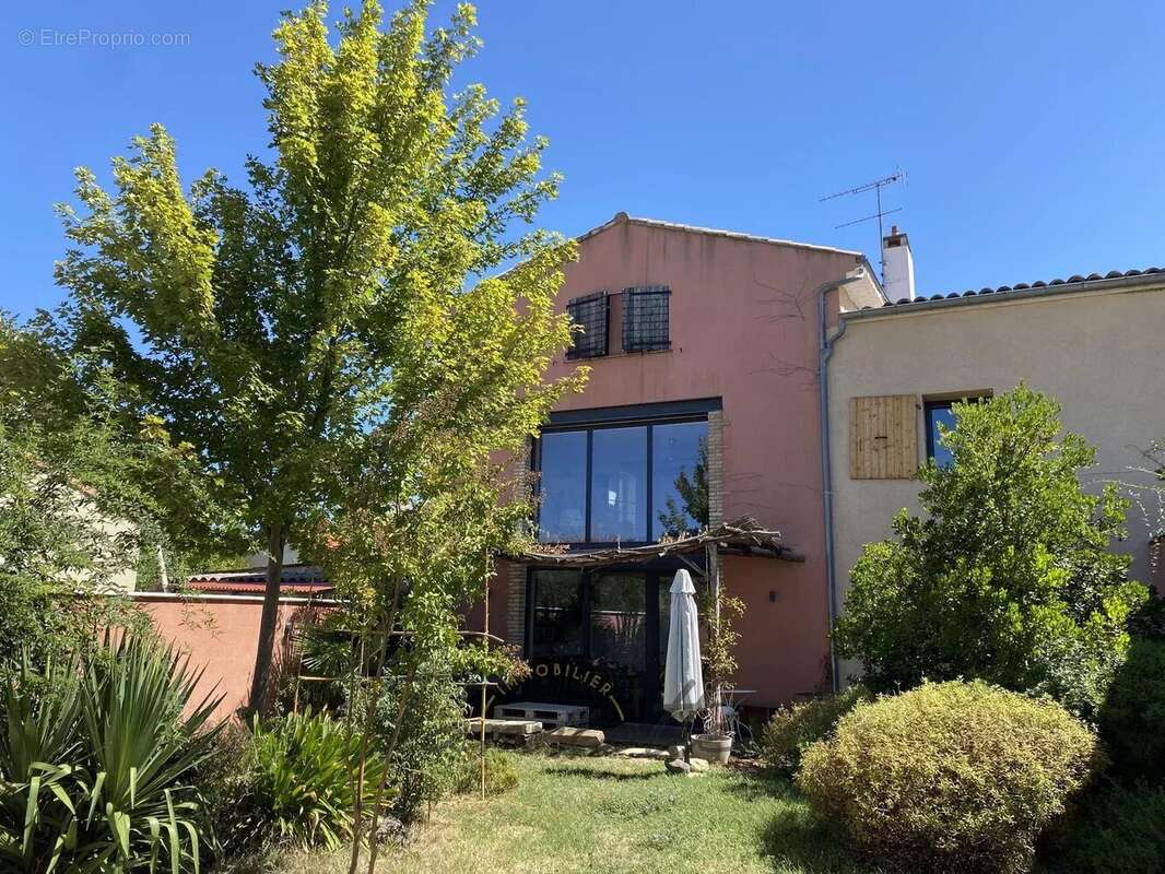 Maison à MONTELIMAR