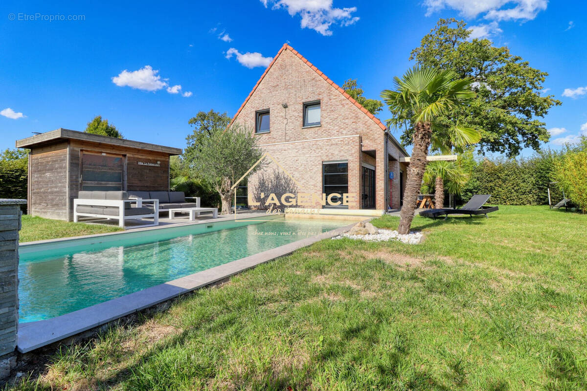 Maison à HAZEBROUCK