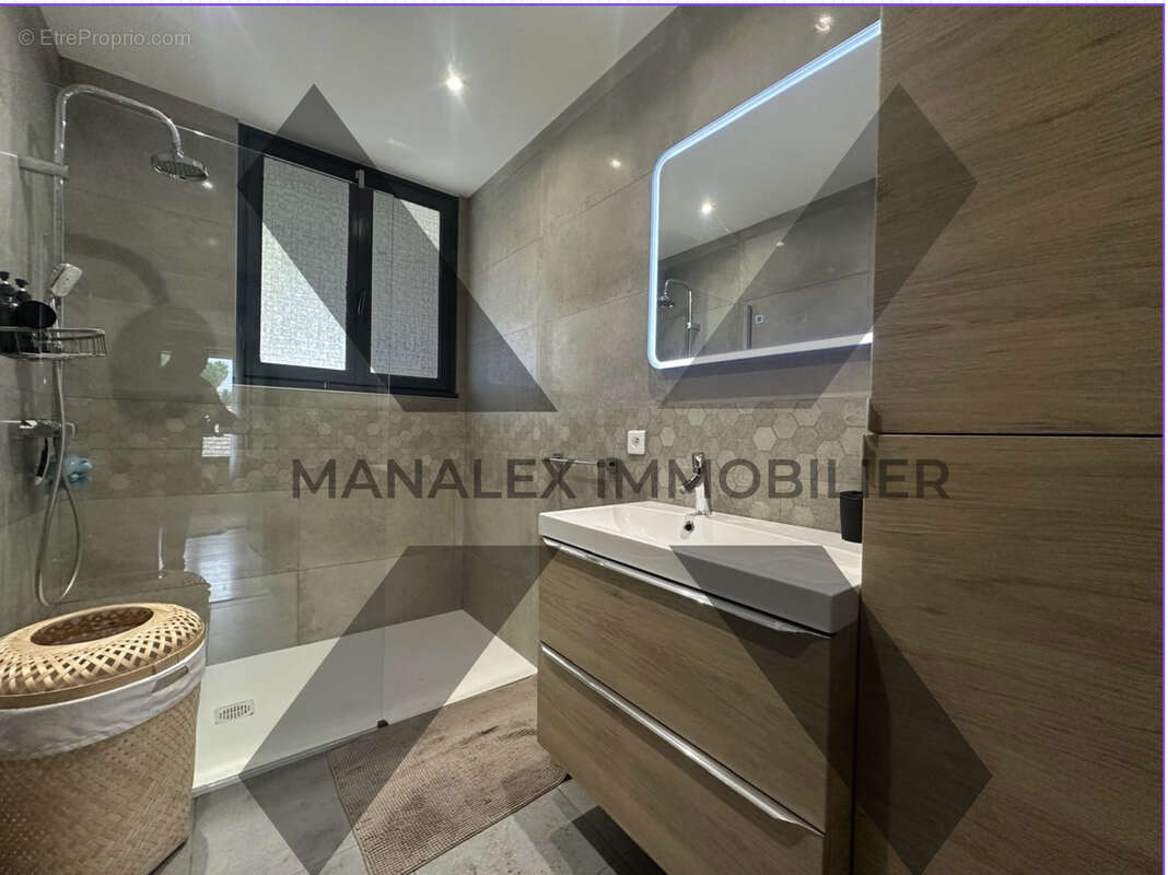 Maison à BOURG-DE-THIZY