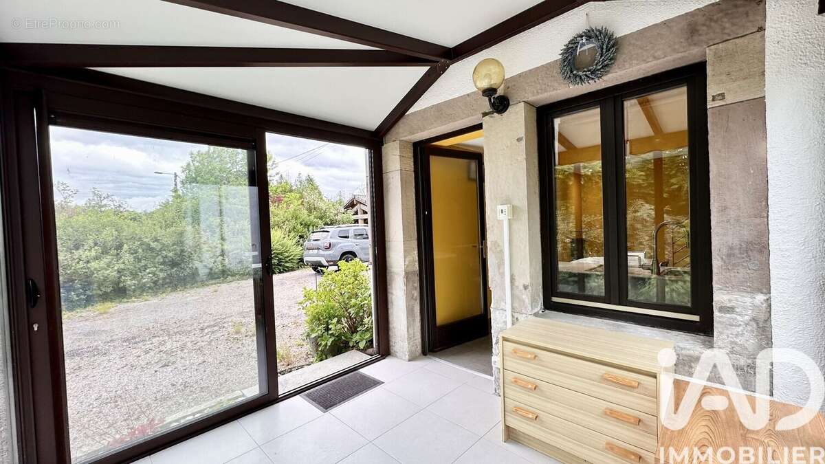 Maison 206 m² à La Vaivre  - photo 2