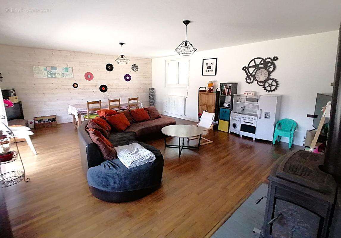 Maison à VOUNEUIL-SOUS-BIARD