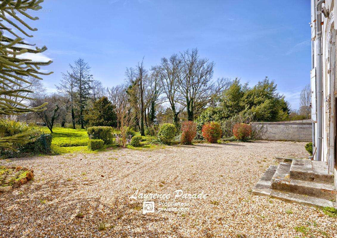 Maison, annexes puits parc ruisseau - photo 16