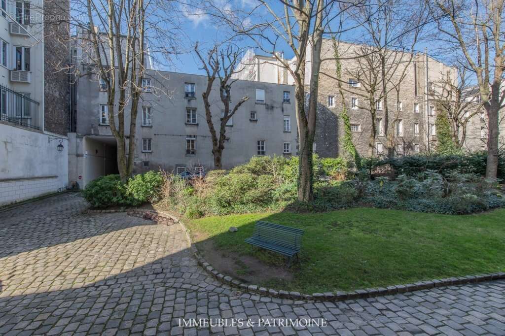 Appartement à PARIS-8E