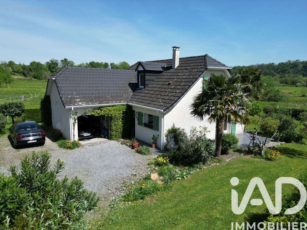 Maison 92 m² à Asasp-Arros  - photo 7