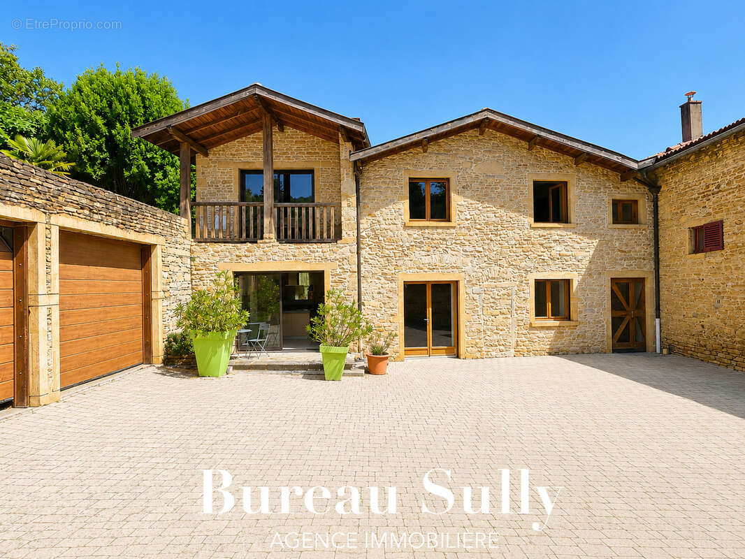 Maison à POLEYMIEUX-AU-MONT-D'OR
