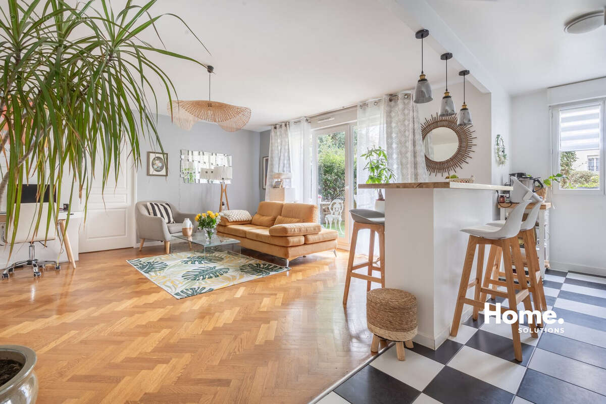 Appartement à LE PERREUX-SUR-MARNE