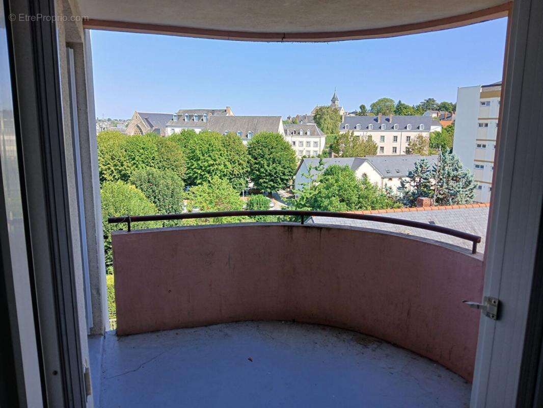 Appartement hyper-centre de Laval T3 avec balcon - photo 2