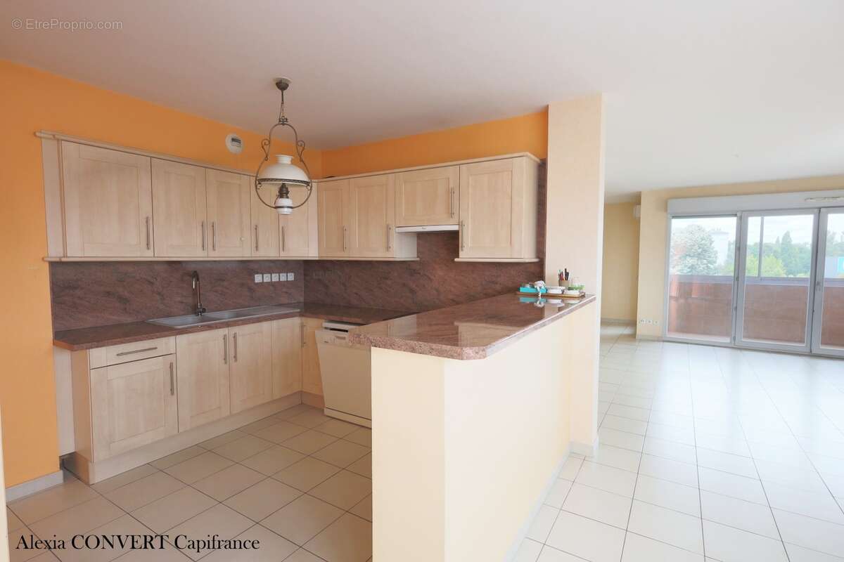 Appartement à vendre 5 pièces garage+ cave + parking BOURG EN BRESSE (01) - photo 5