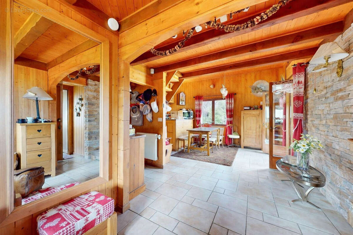 Maison à SAINT-PAUL-EN-CHABLAIS