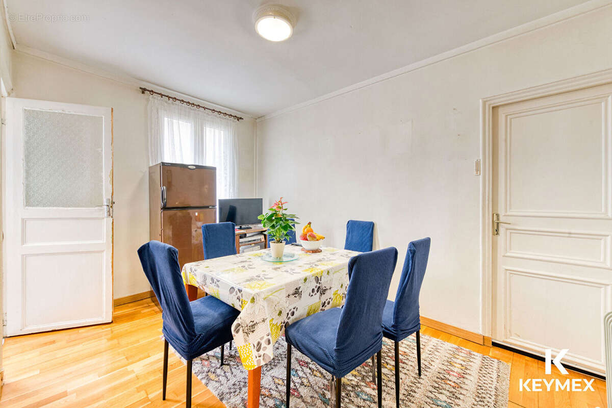 Appartement à PARIS-20E