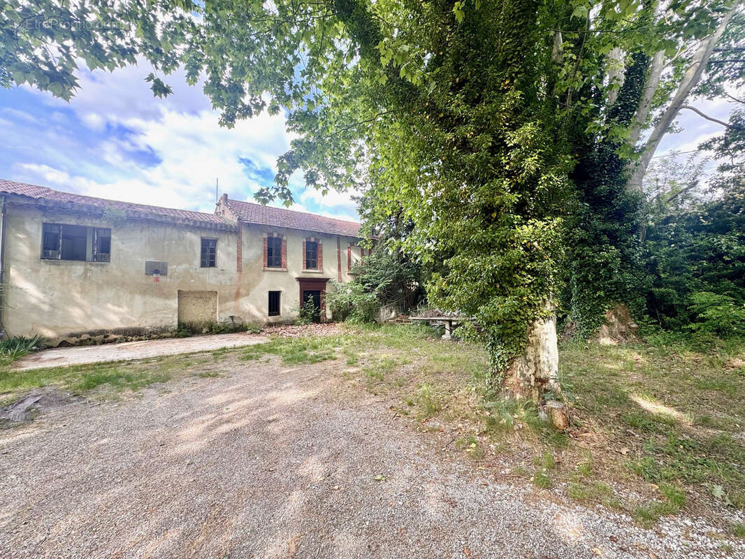 Maison à ENTRECHAUX