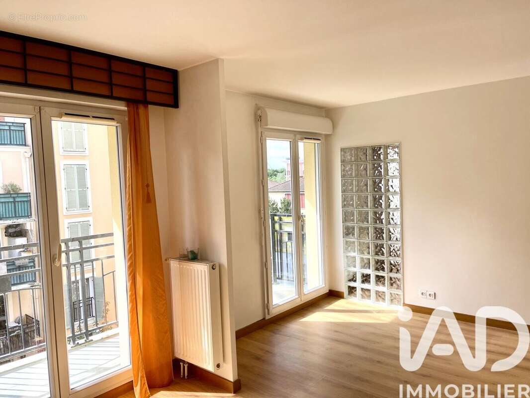 Photo 9 - Appartement à VILLENEUVE-LA-GARENNE