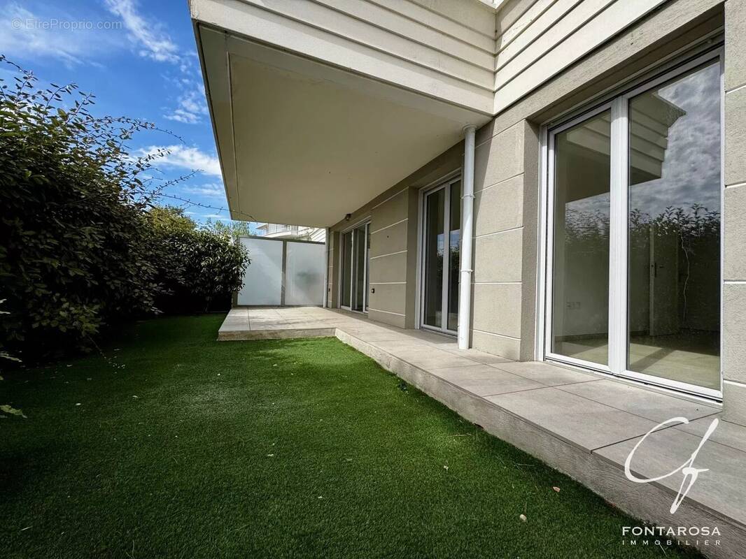 Appartement à PUGET-SUR-ARGENS