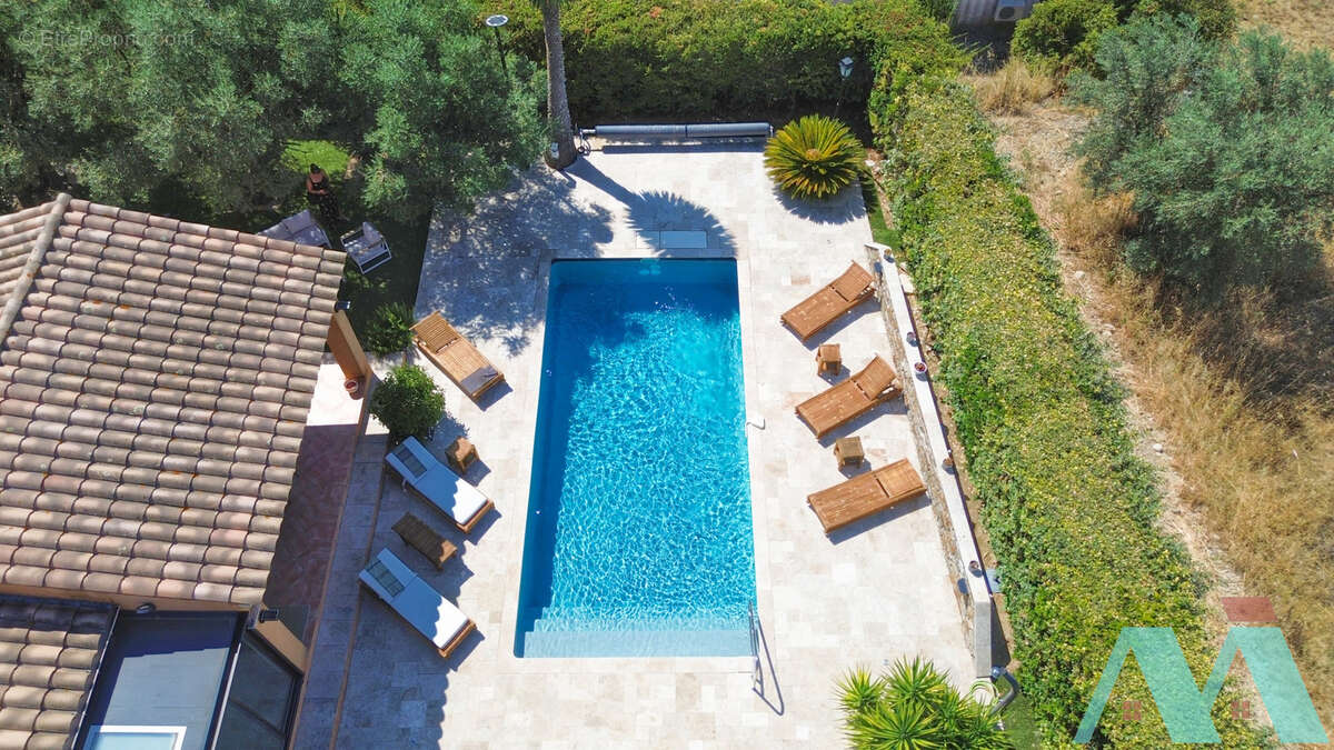 Maison à LE CASTELLET