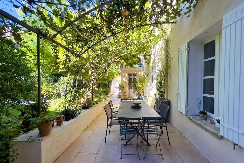 Maison à VAISON-LA-ROMAINE