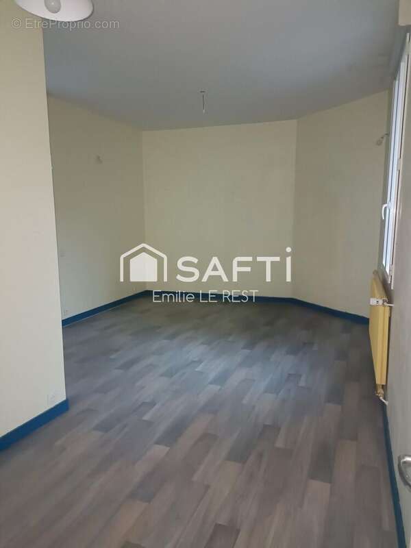 Photo 8 - Commerce à PLOMODIERN