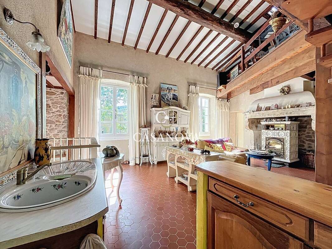 Appartement en duplex de 106 m² avec charme de l'ancien - photo 6