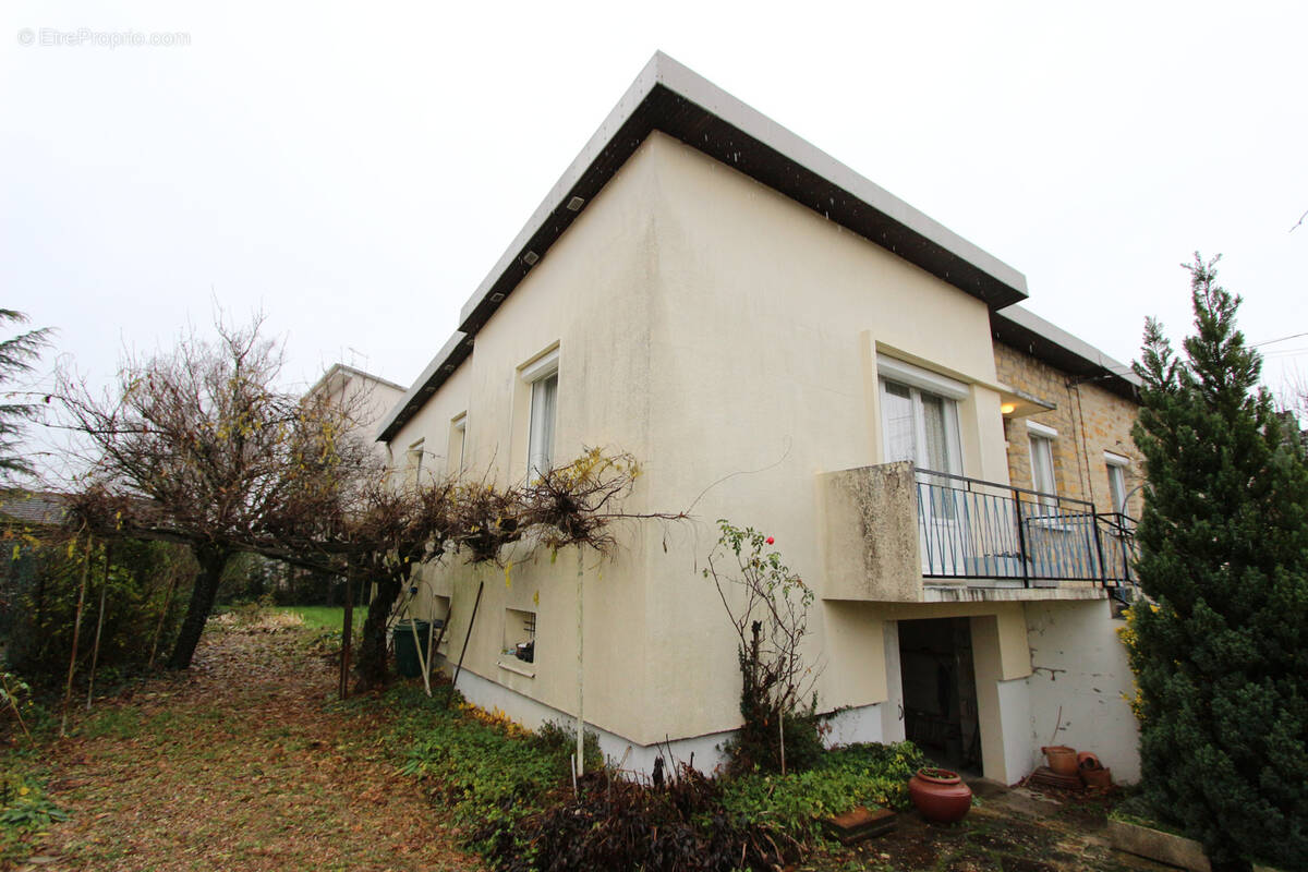 Maison à VARENNES-VAUZELLES