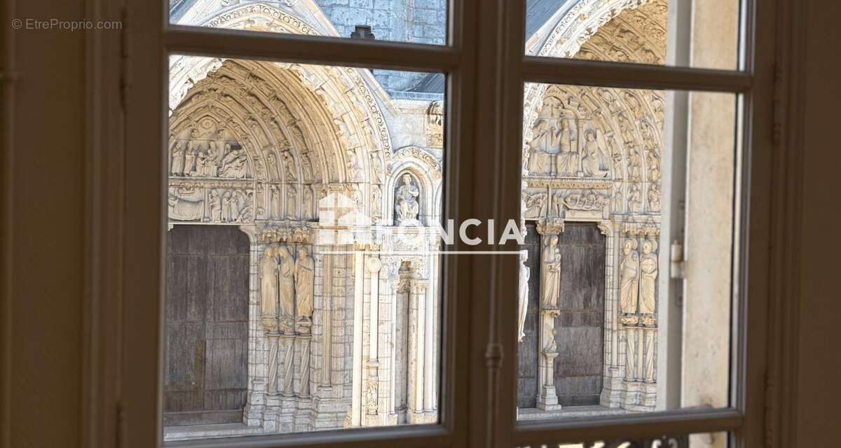 CHARTRES HISTORIQUE - Appartement à l'élégance d'autrefois vue cathédrale - photo 5
