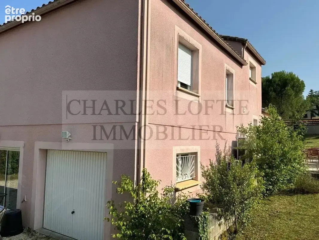 Maison et piscine sur 1770 m² de terrain - photo 24