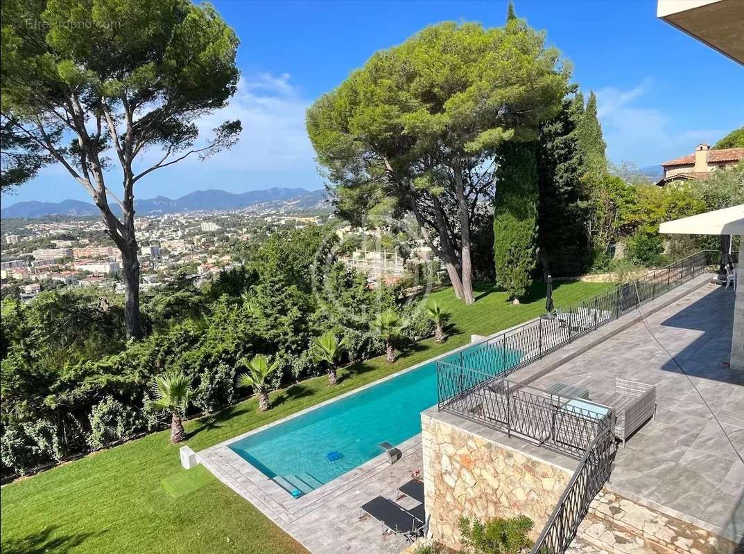 Maison à MOUGINS