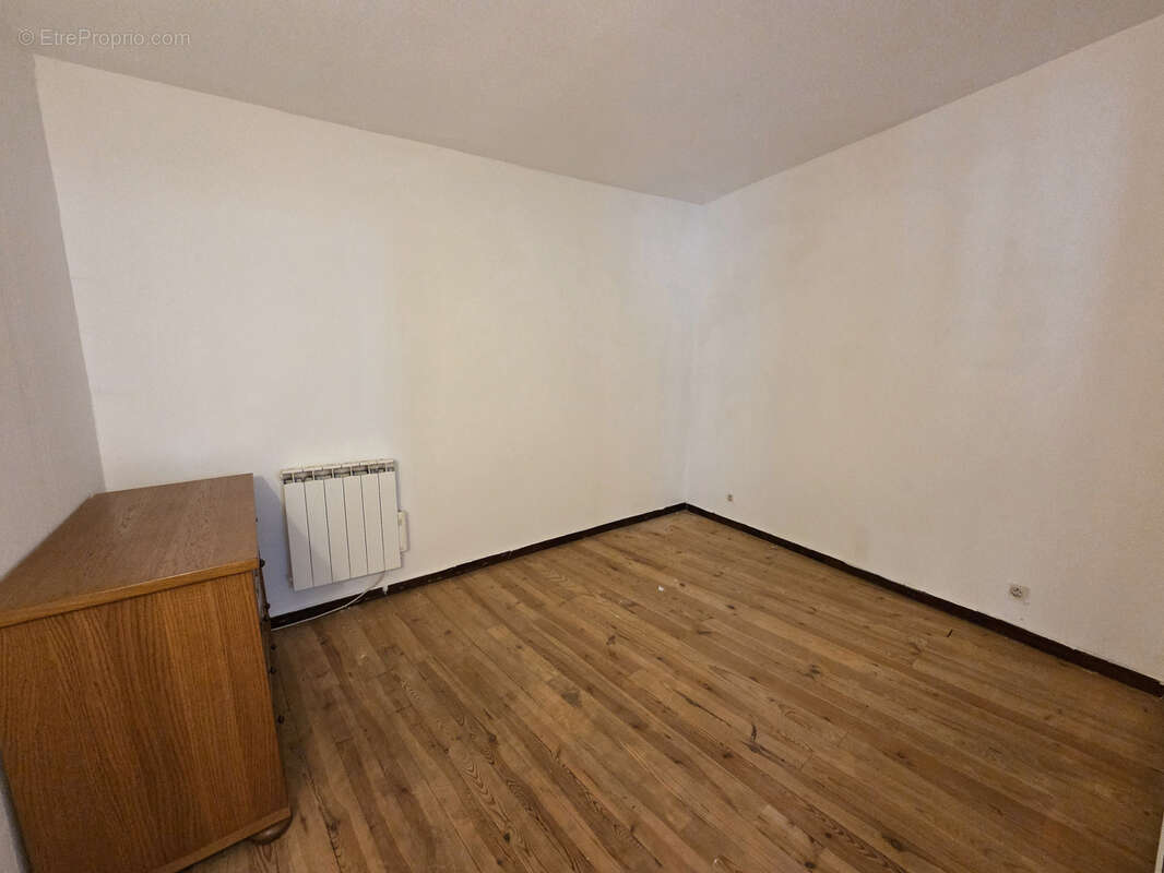 Autre à CHAMPAGNAC-LE-VIEUX