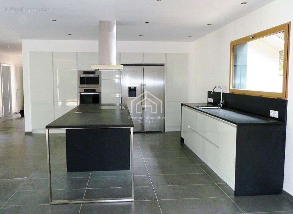 Maison à DIVONNE-LES-BAINS