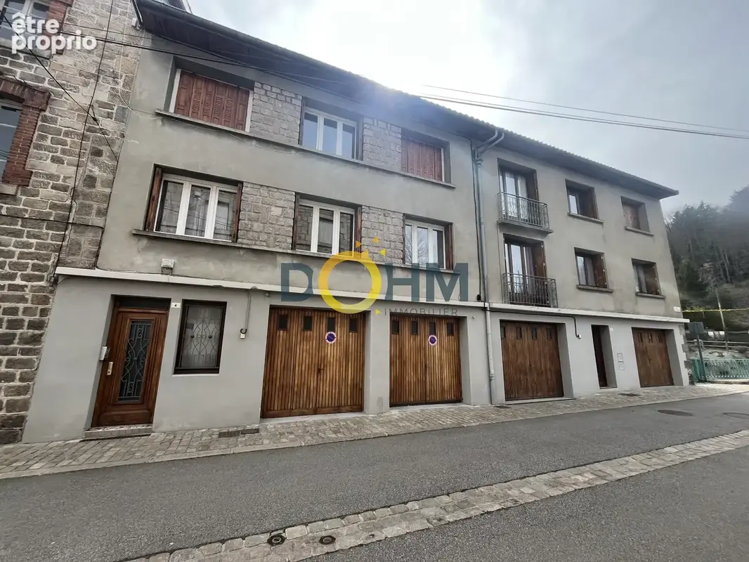 Immeuble de rapport 4 appartements et 4 garages centre st-bonnet-le-chateau - photo 2