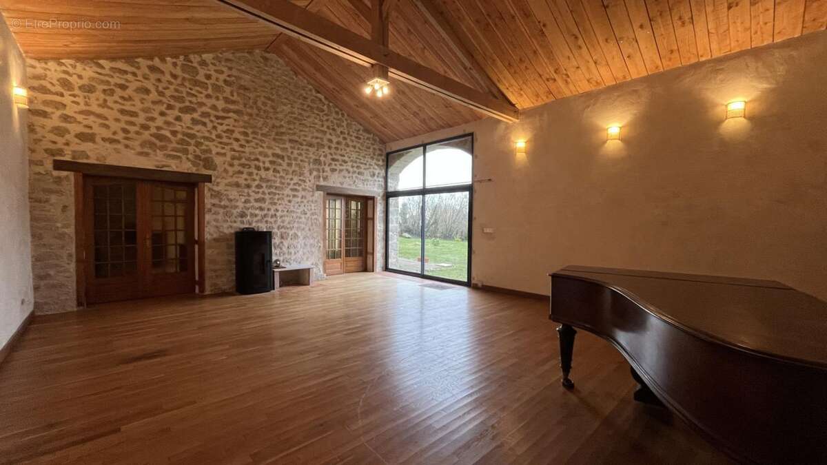 Maison à DETTEY