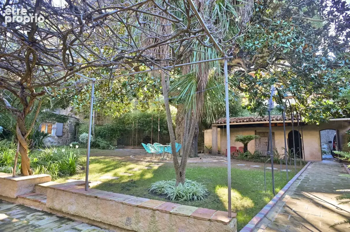 CANNES - Propriété située dans le quartier Californie - Piscine - photo 34