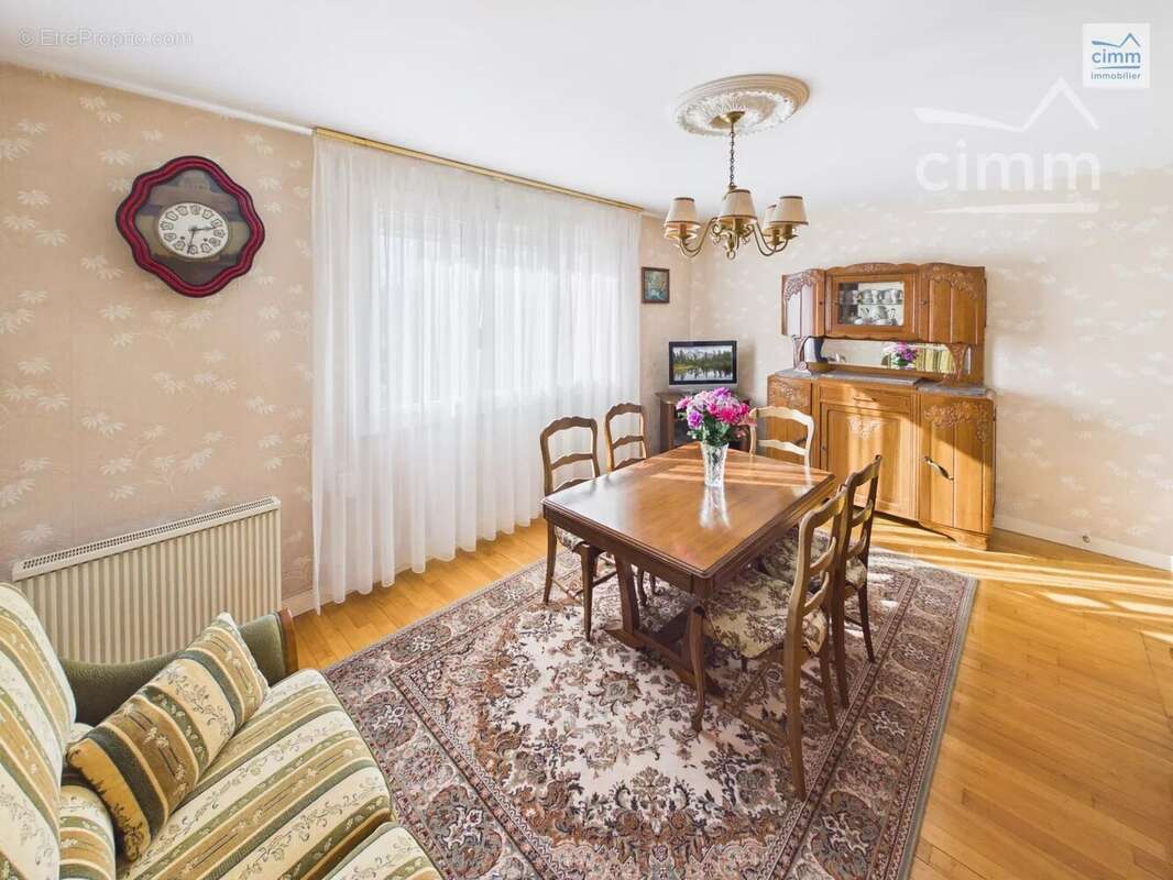 Maison à BOURG-DES-COMPTES