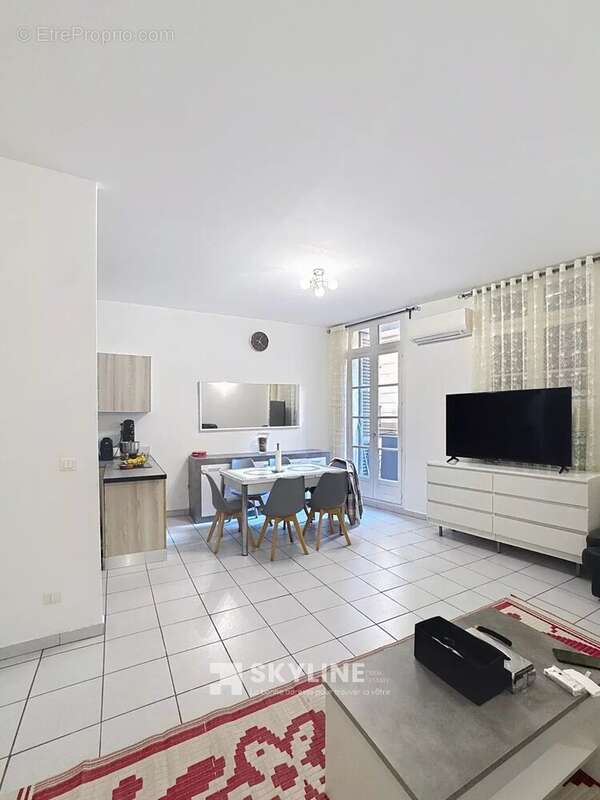Appartement à MARSEILLE-1E