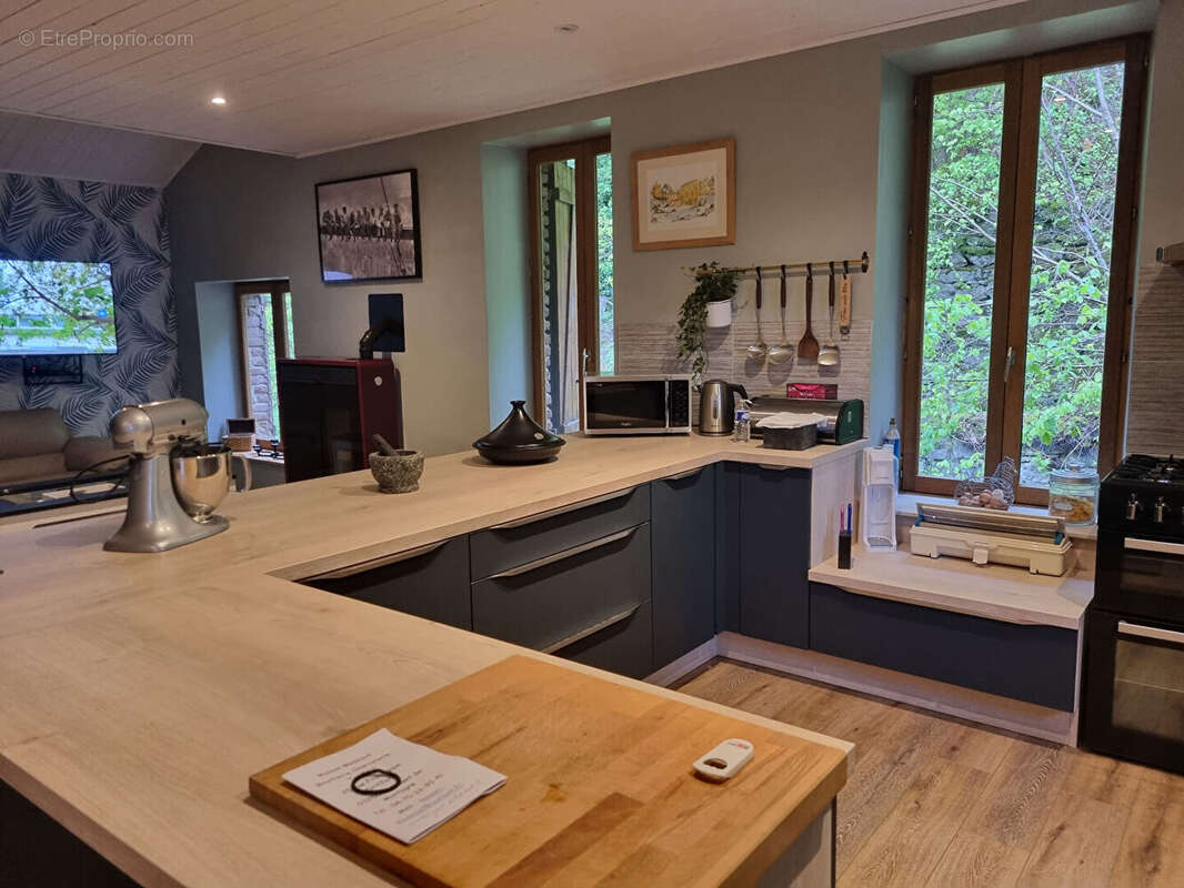 Appartement à LE MAYET-DE-MONTAGNE