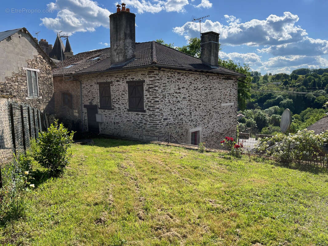 Maison à JUMILHAC-LE-GRAND