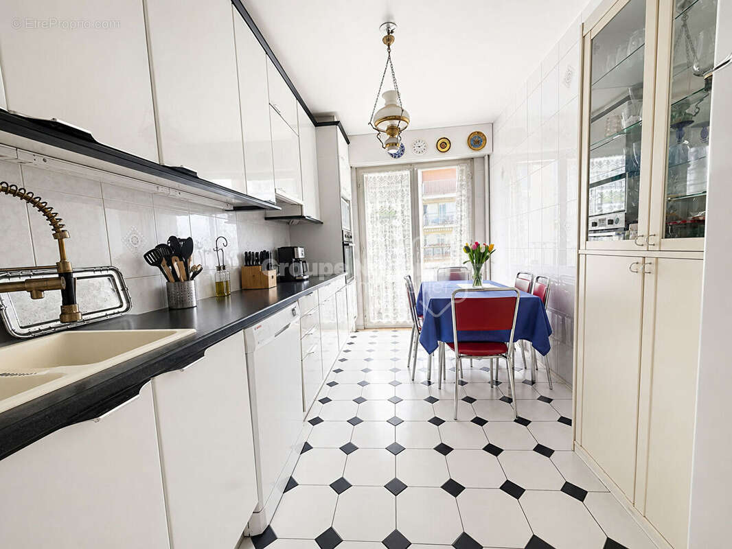 Appartement Versailles 5 pièce(s) 115.74 m2 + 2 Balcons - photo 5